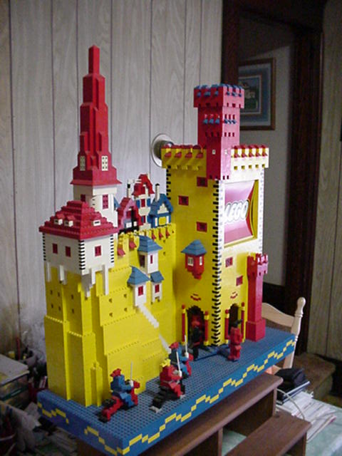 old_lego_castle_a.jpg