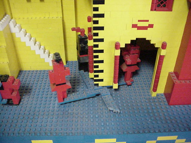 old_lego_castle_c.jpg
