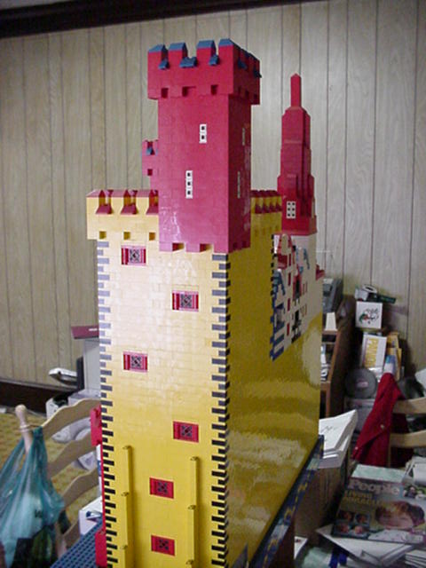 old_lego_castle_e.jpg