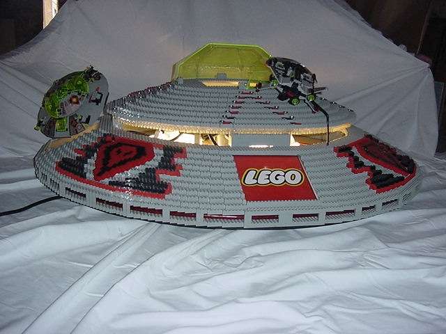 ufo-1_b_l.jpg