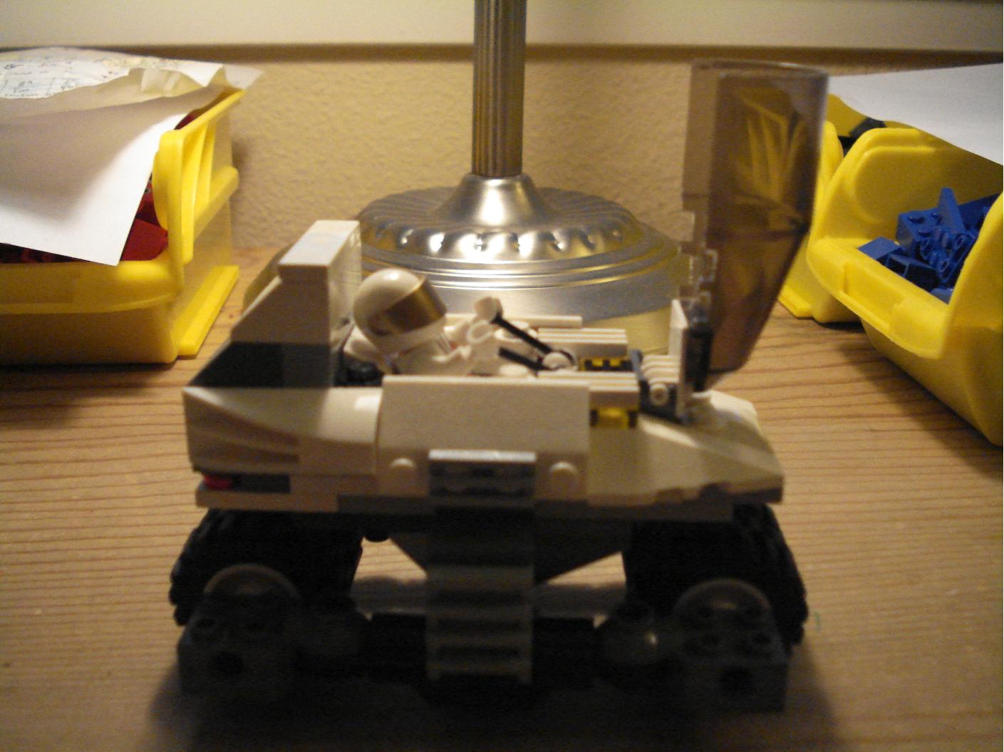 mooncar_002.jpg