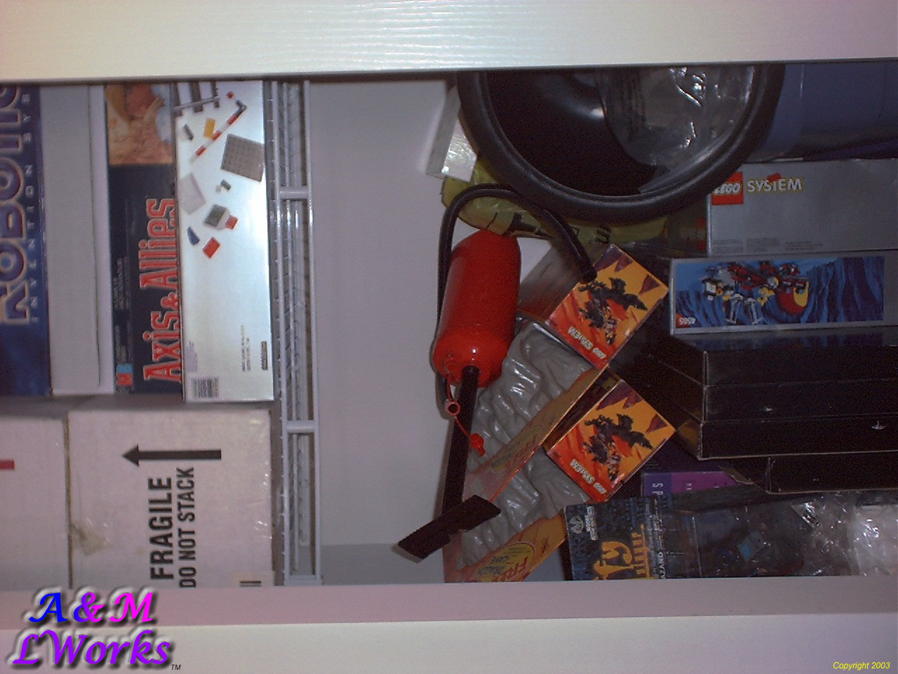 waukegan_toyroom_2003_0054.jpg