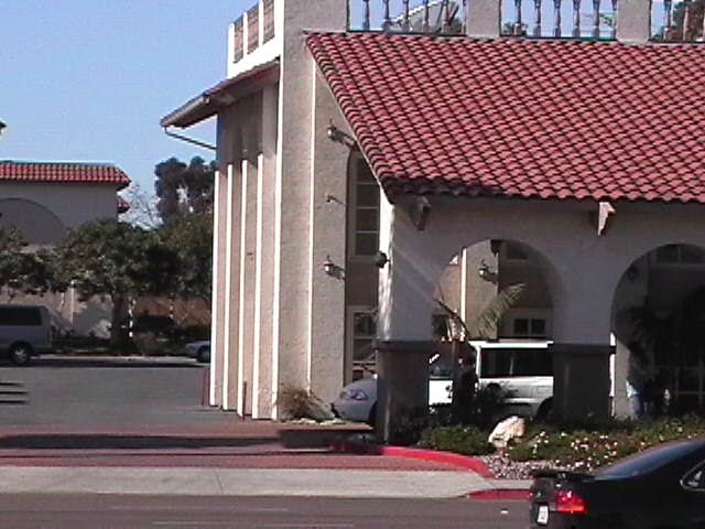 daysinn05.jpg