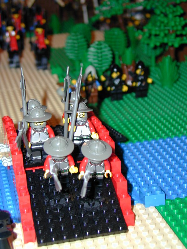 2_halberdiers_take_bridge.jpg