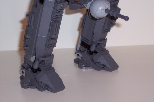 mecha_5-16new_feet.jpg