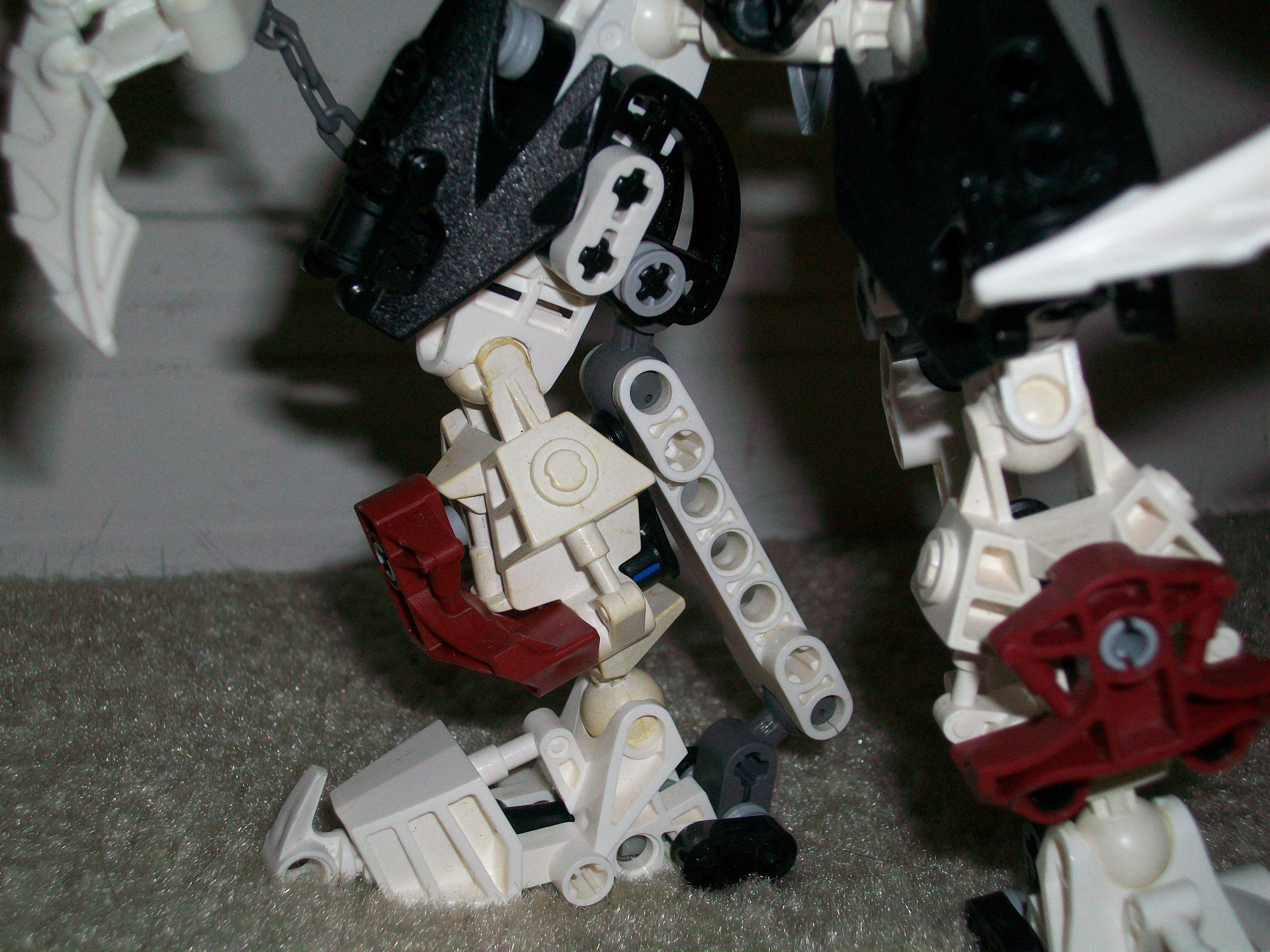 moc_1_legs.jpg