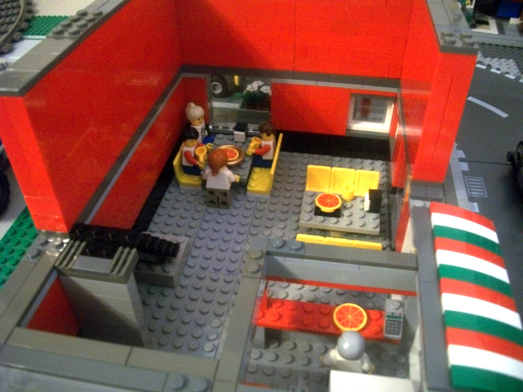 pizzeria_008_-_full_interior_002.jpg