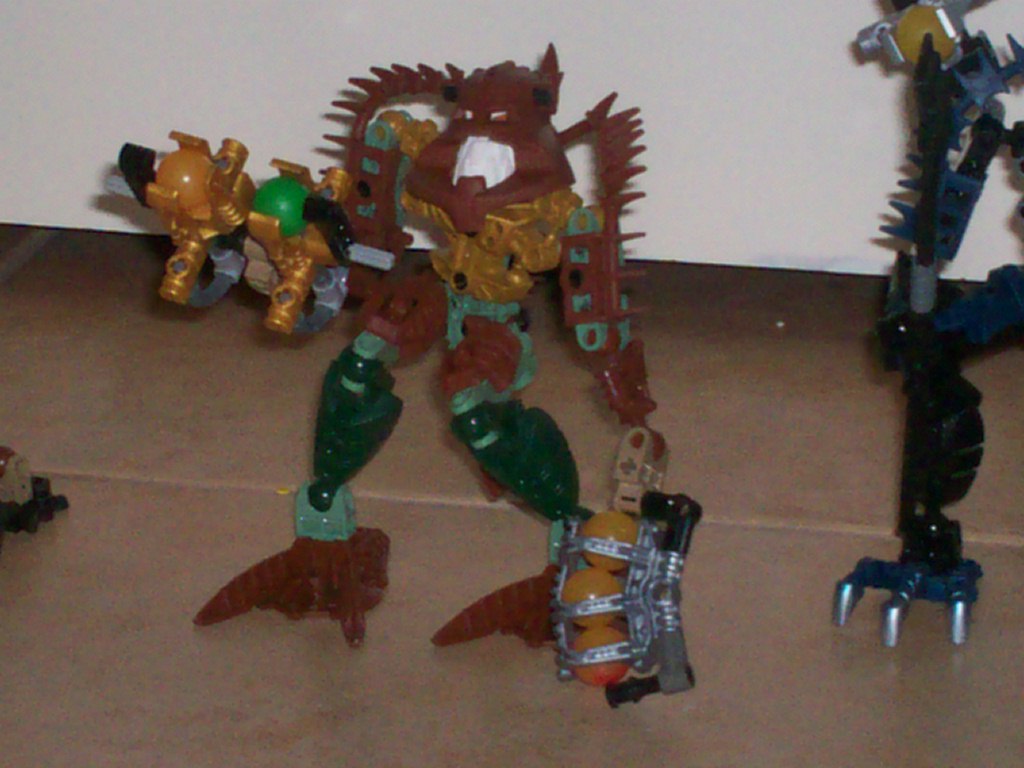 bionicle_bom_and_oomn_004.jpg
