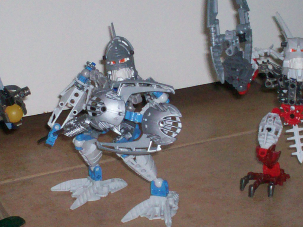 bionicle_bom_and_oomn_006.jpg