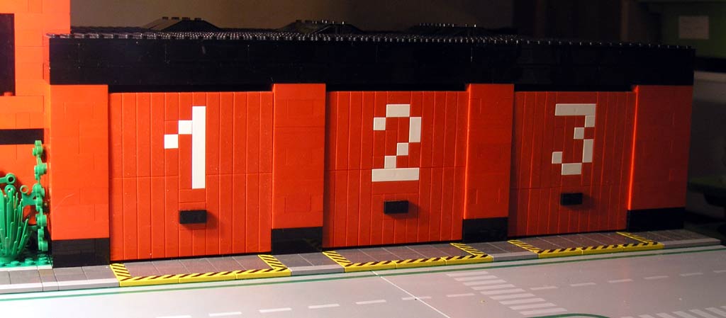 fs_ext_05_front_garages_cl.jpg