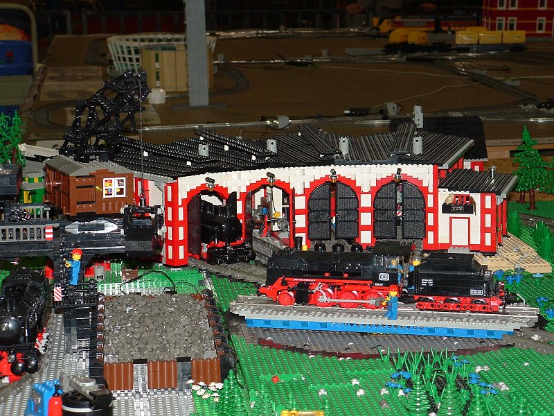 04-05_roundhouse.jpg