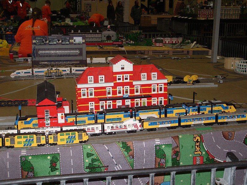 11-01_dutch_trains.jpg