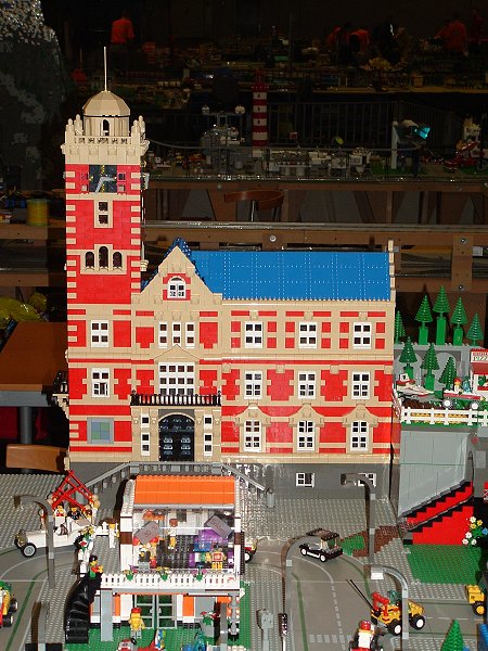 17-08_hall.jpg