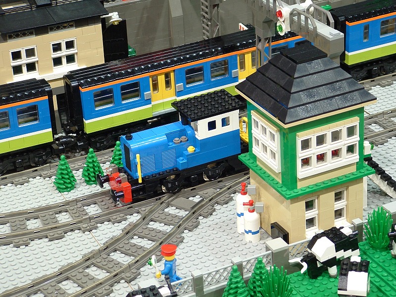 13_woo_trains.jpg