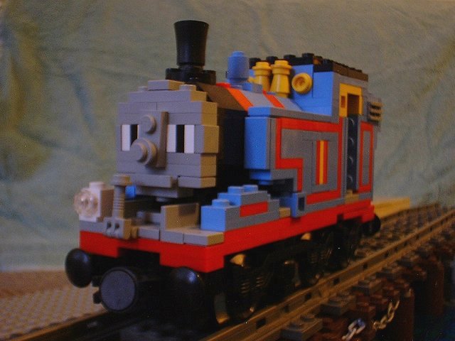 thomas_front-side.jpg