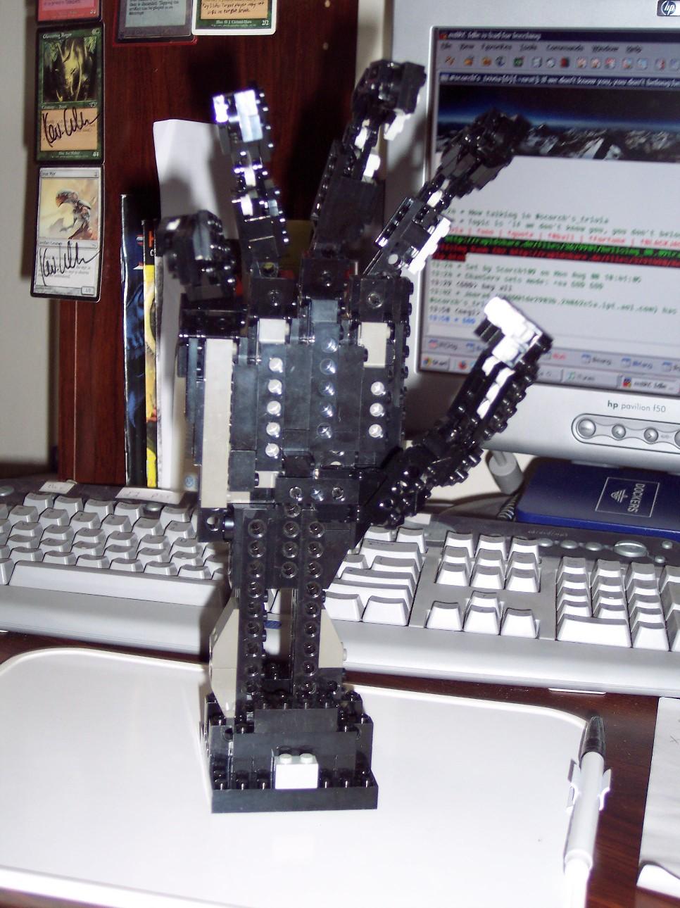 lego_hand_012.jpg