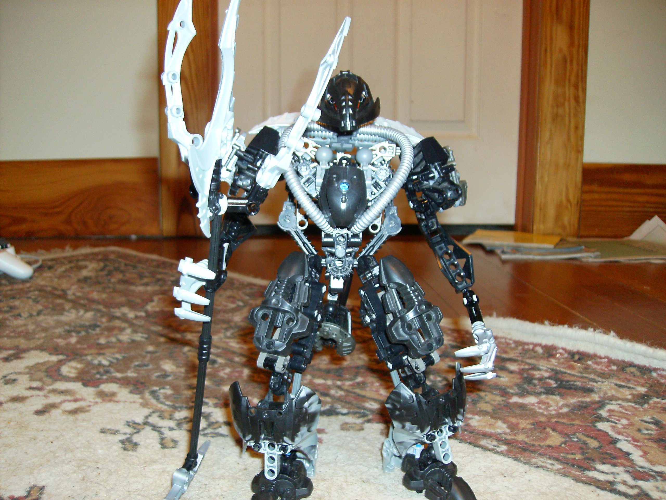 momn_-_bionicle_001.jpg