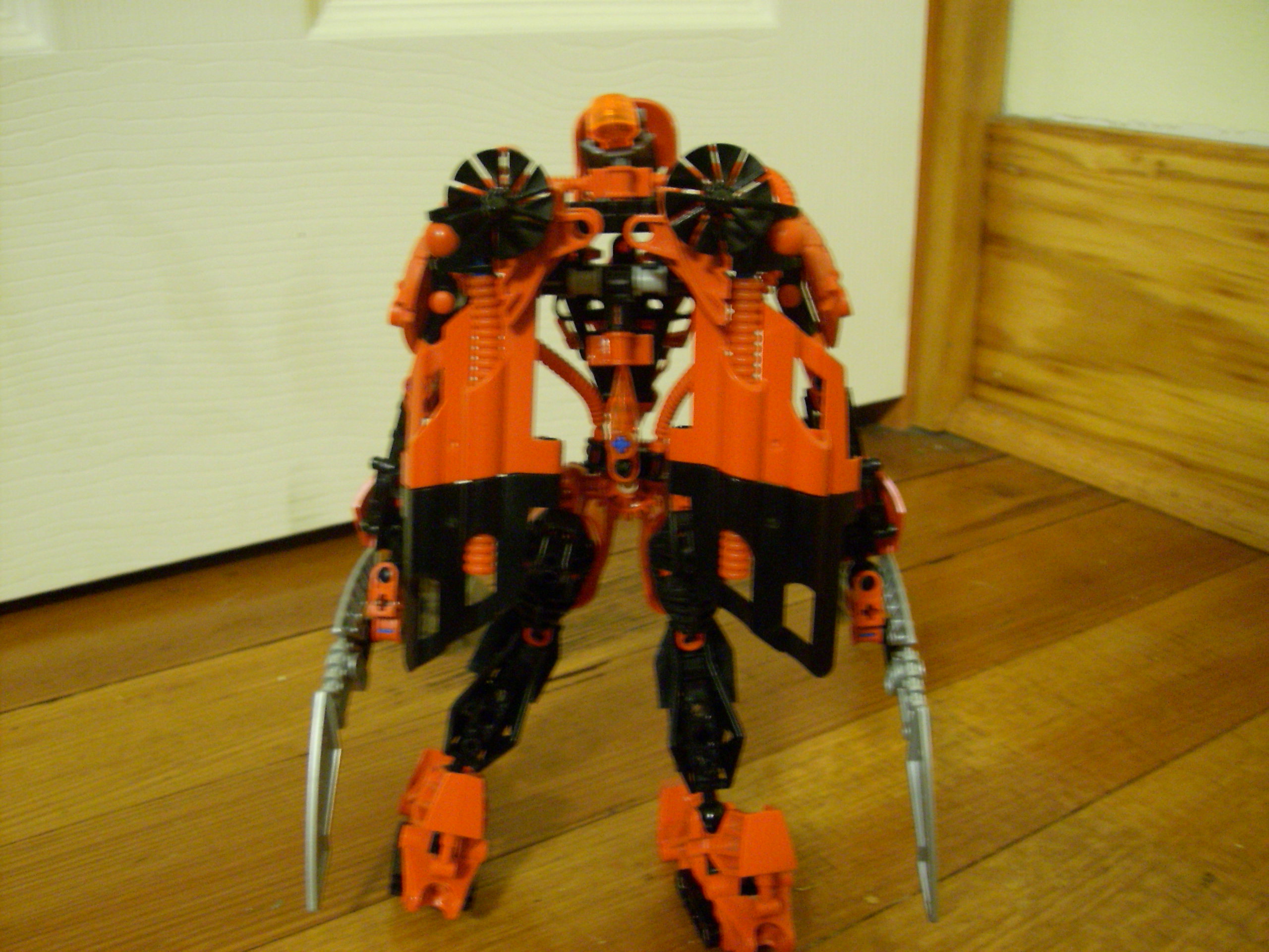 self_moc_revamped_005.jpg