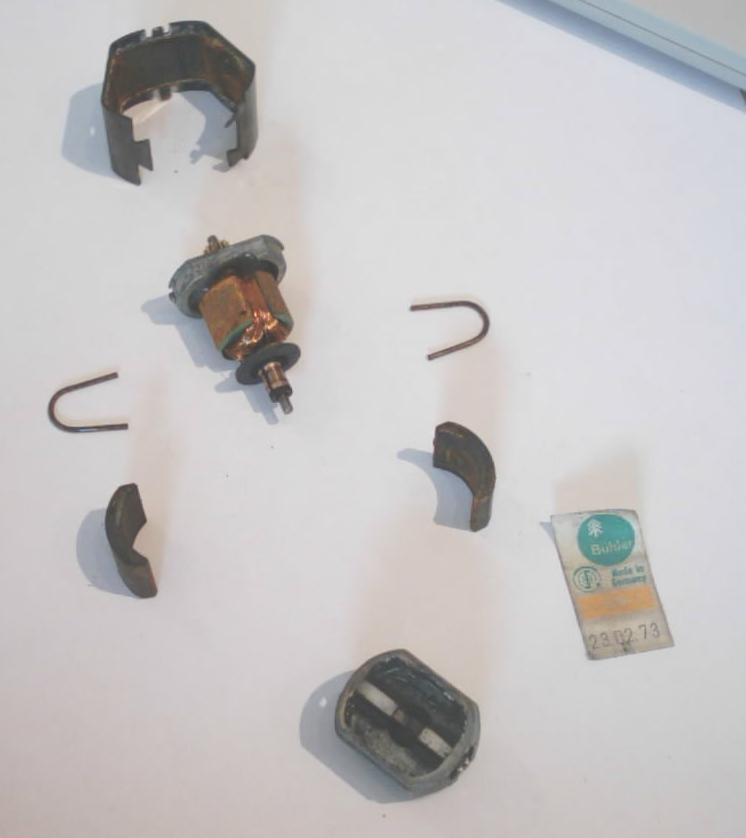 motor-12v-defekt-1.jpg