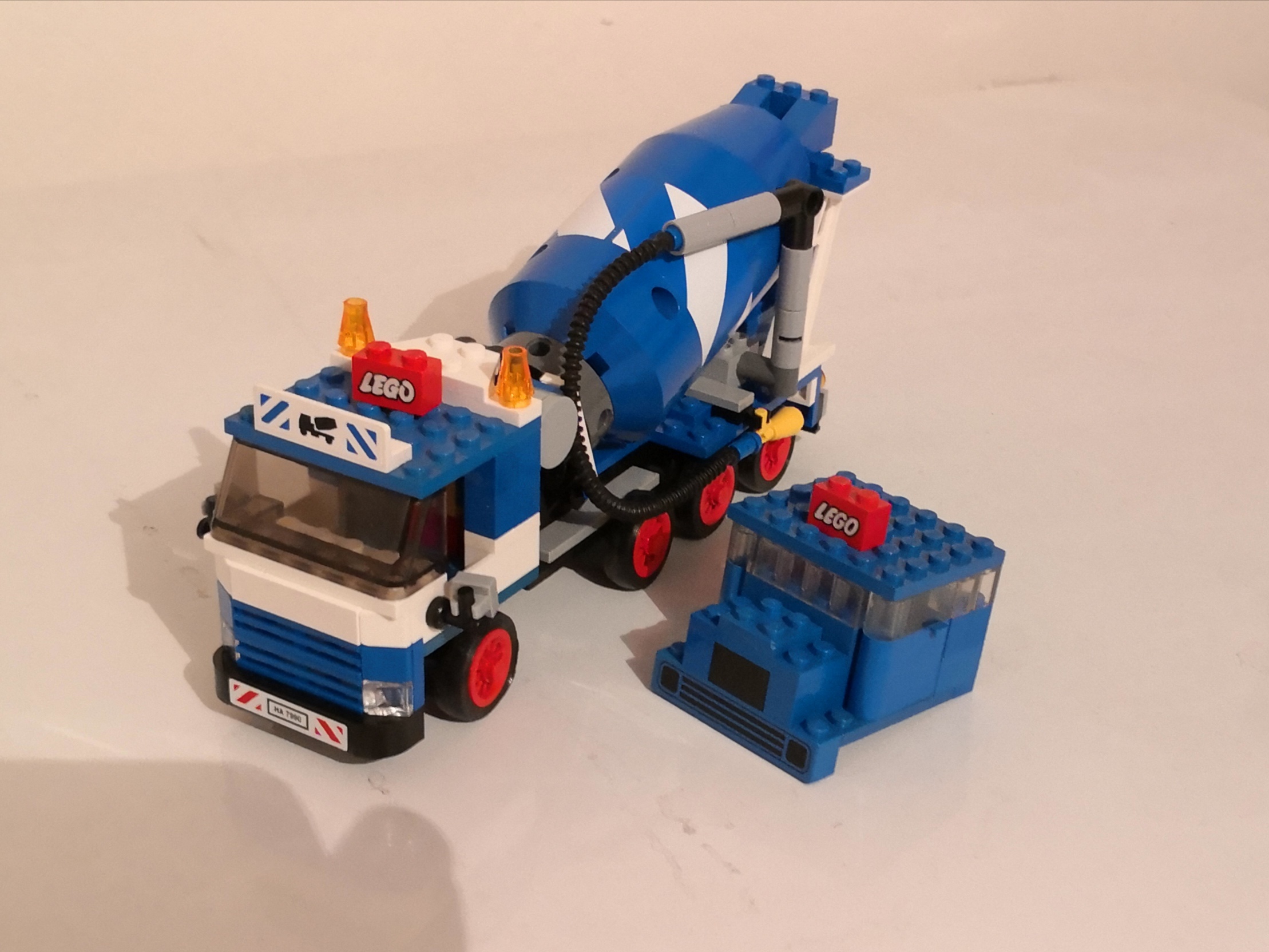 7990_betonmischer_lenk-lkw_mit_fahrerhaus.jpg