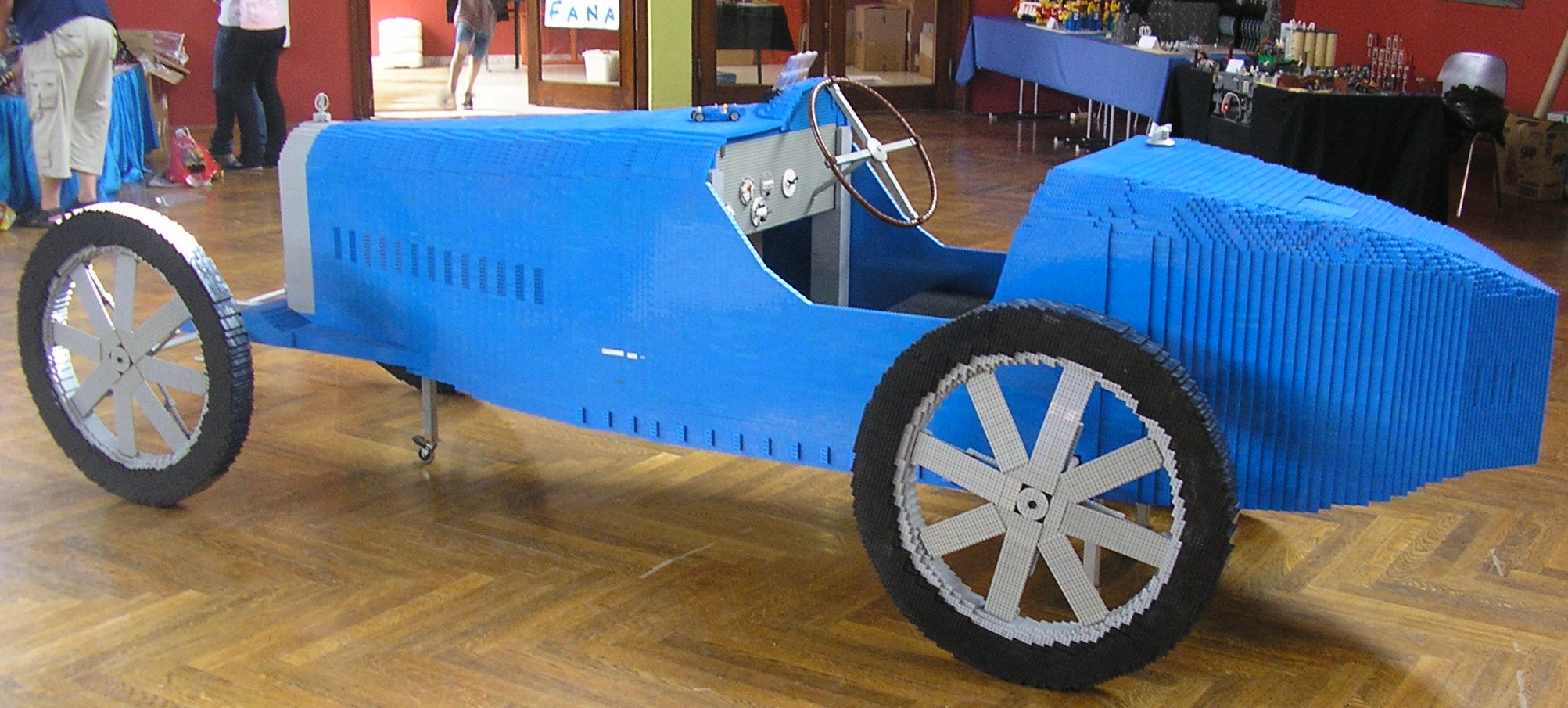 bugatti_3.jpg