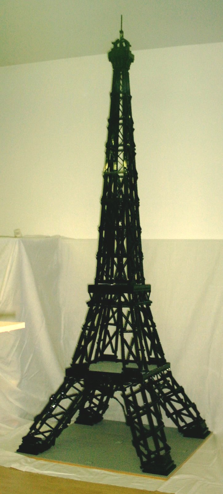 eiffel_afull01.jpg