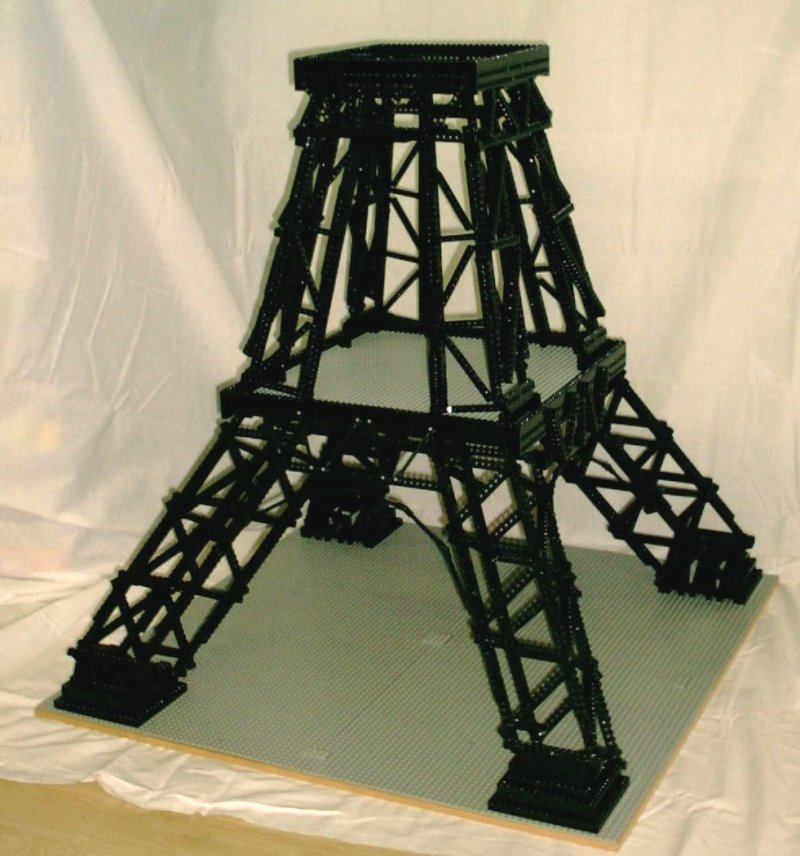 eiffel_base01.jpg