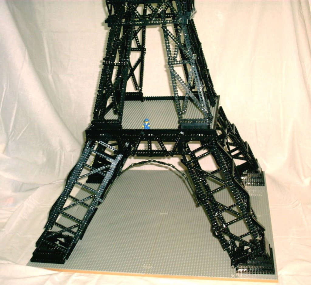 eiffel_base04.jpg