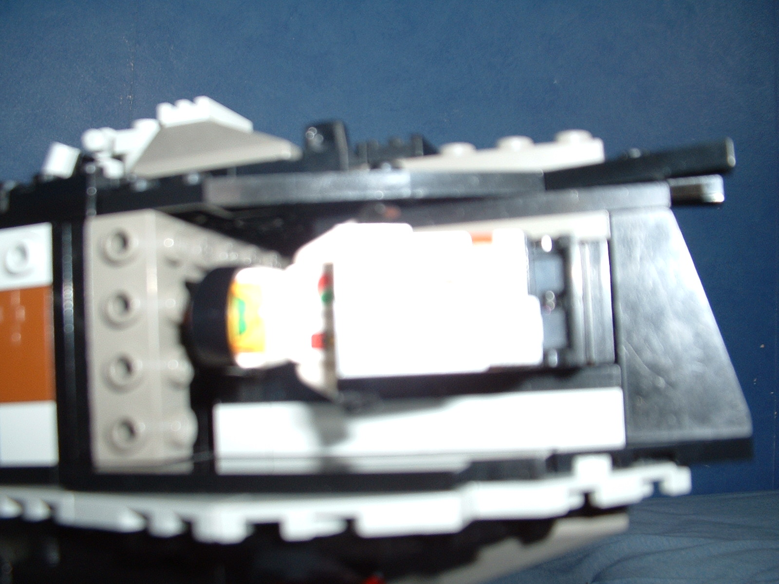 t19_cockpitinside.jpg