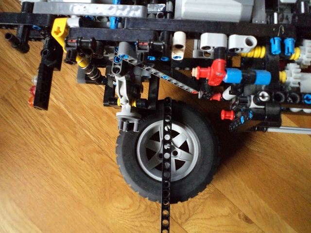 velikost_lego_unimog_gume.jpg