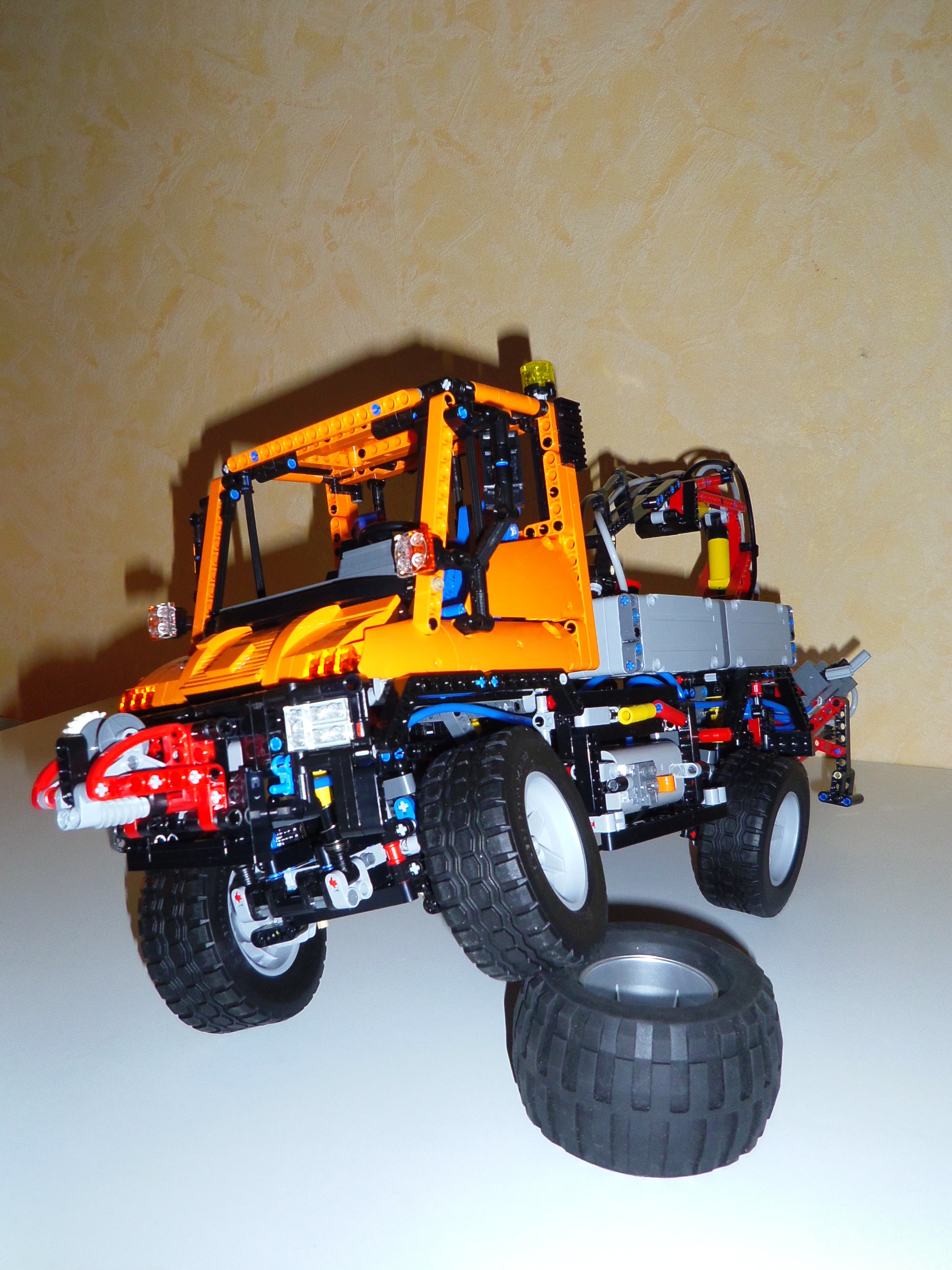 8110-mercedes-benz_unimog_u-400_0.jpg