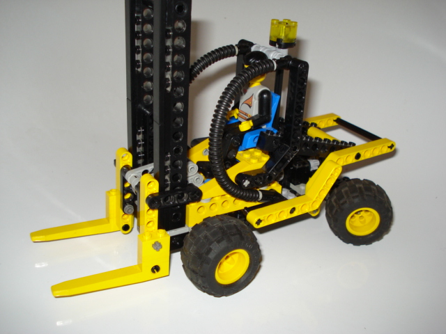 8248-forklift_0.jpg