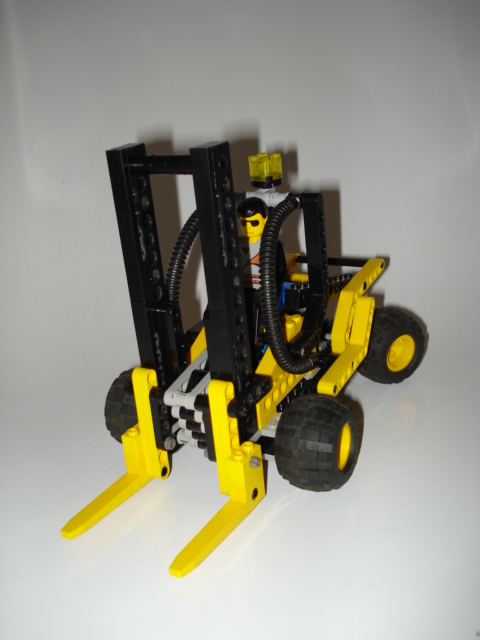 8248-forklift_1.jpg