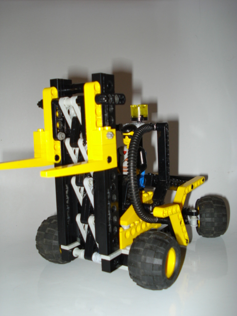 8248-forklift_2.jpg