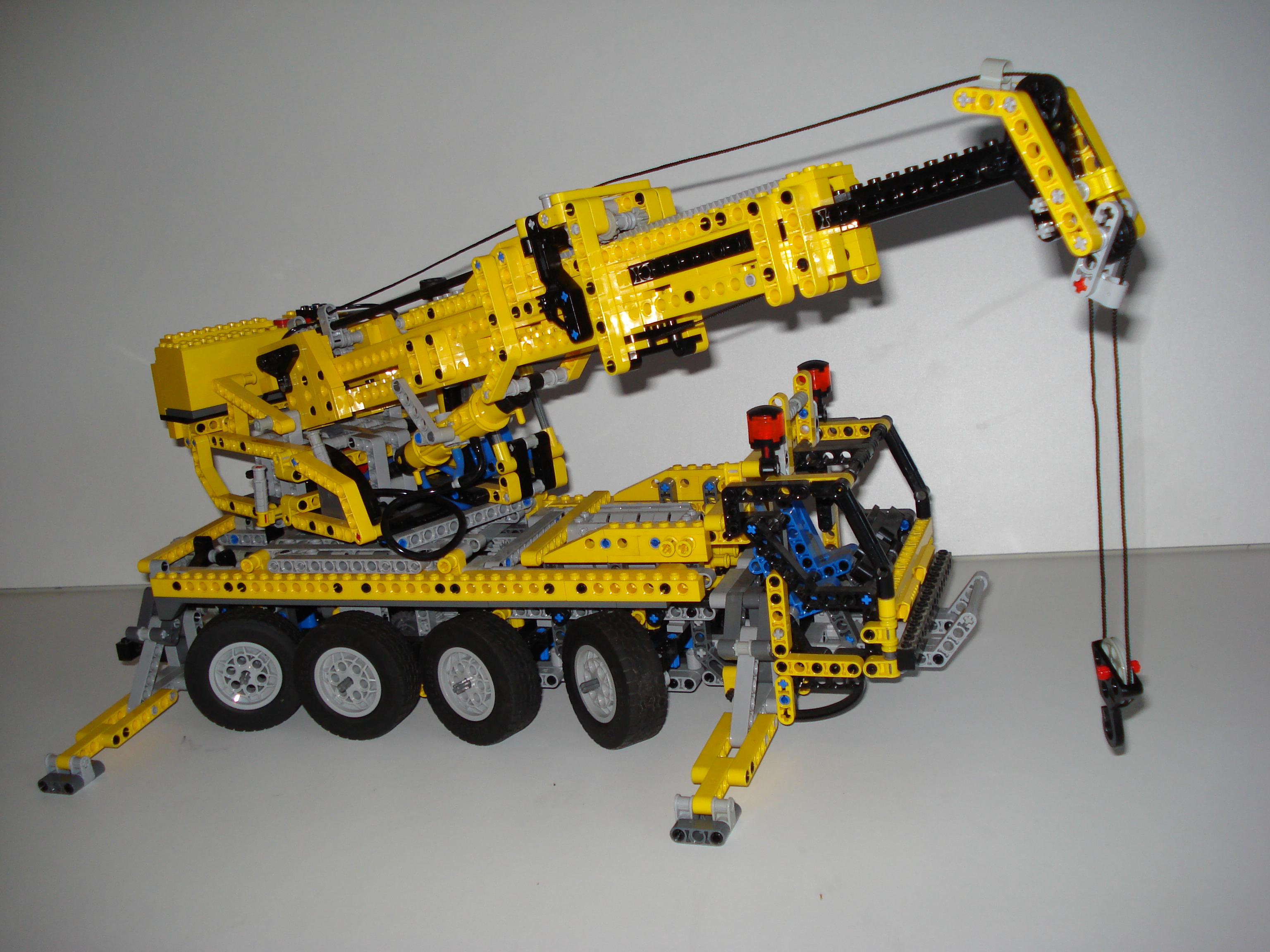 8421-mobile_crane-1.jpg