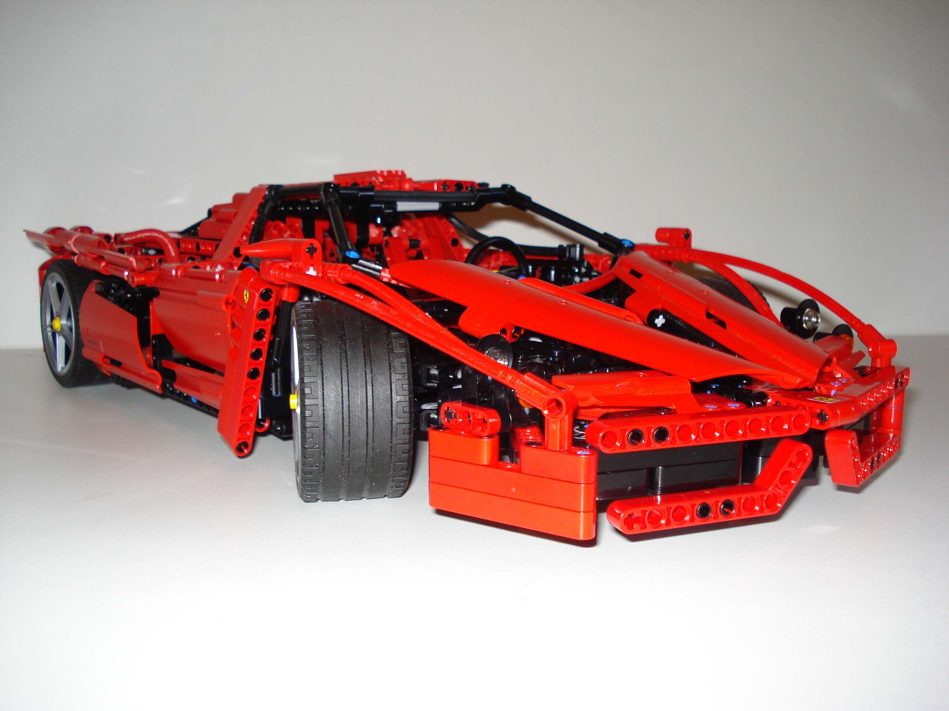 8653-enzo_ferrari-1.jpg