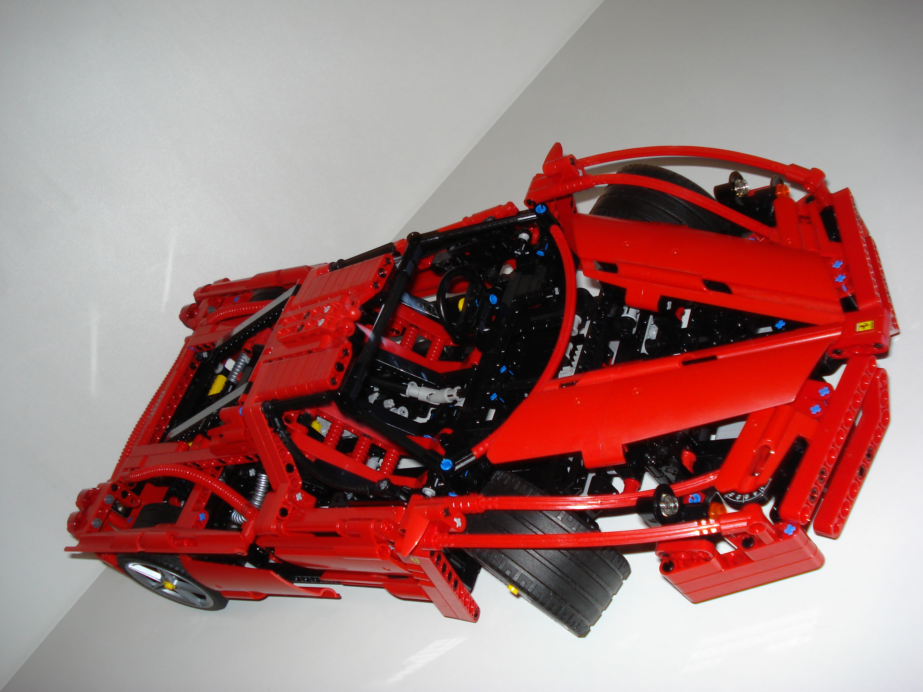 8653-enzo_ferrari-2.jpg