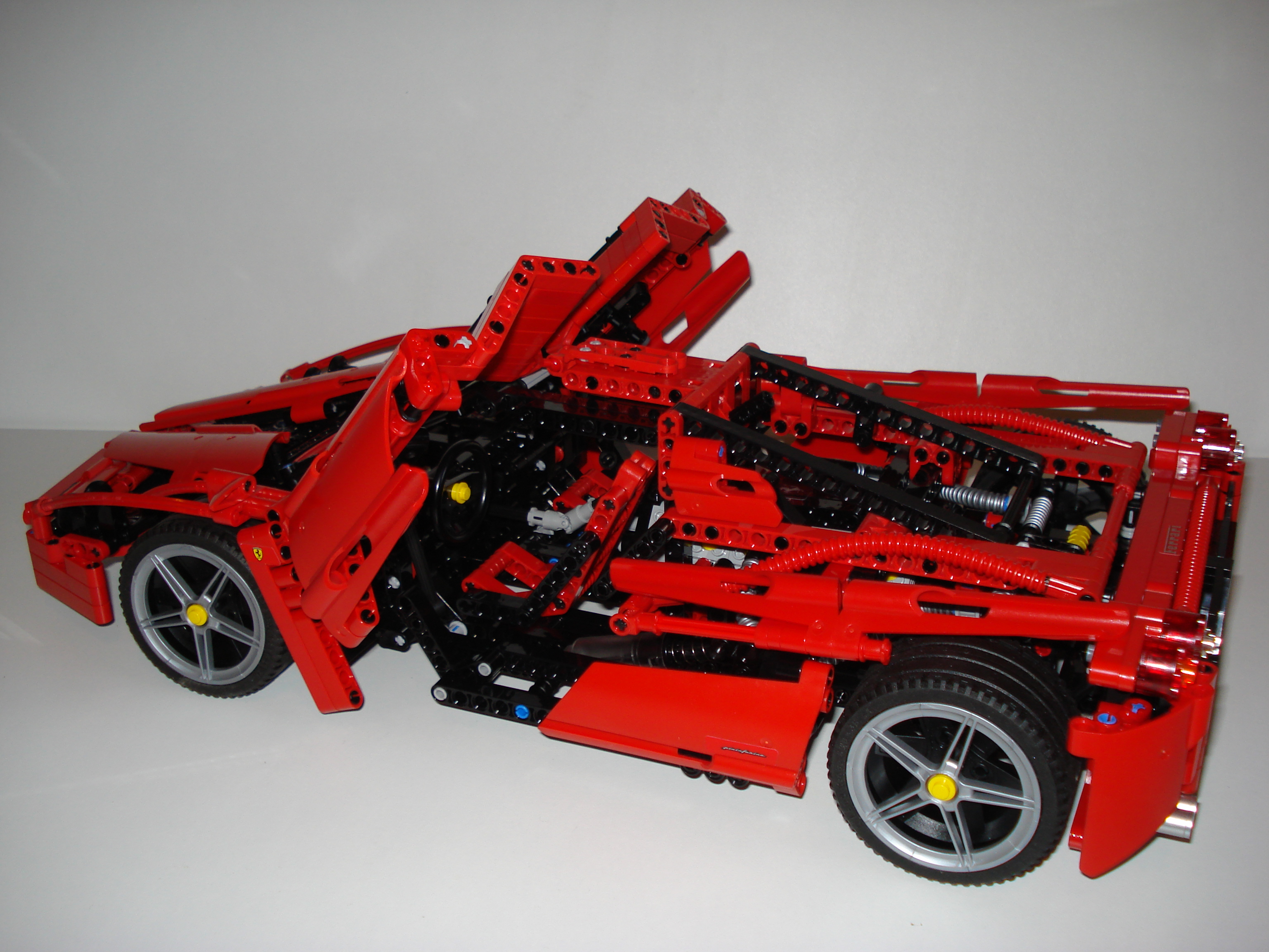 8653-enzo_ferrari-6.jpg