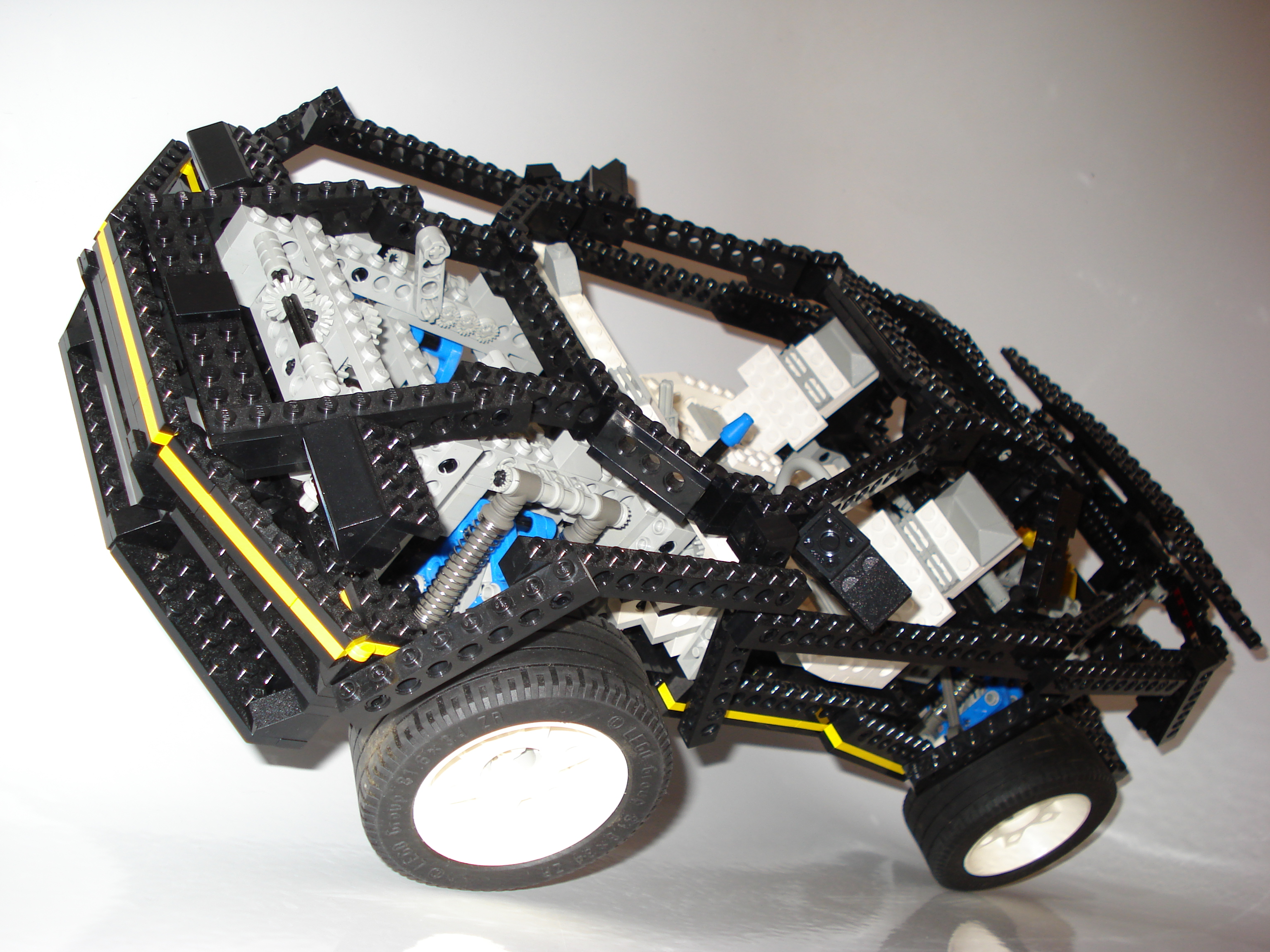 8880-supercar_0.jpg