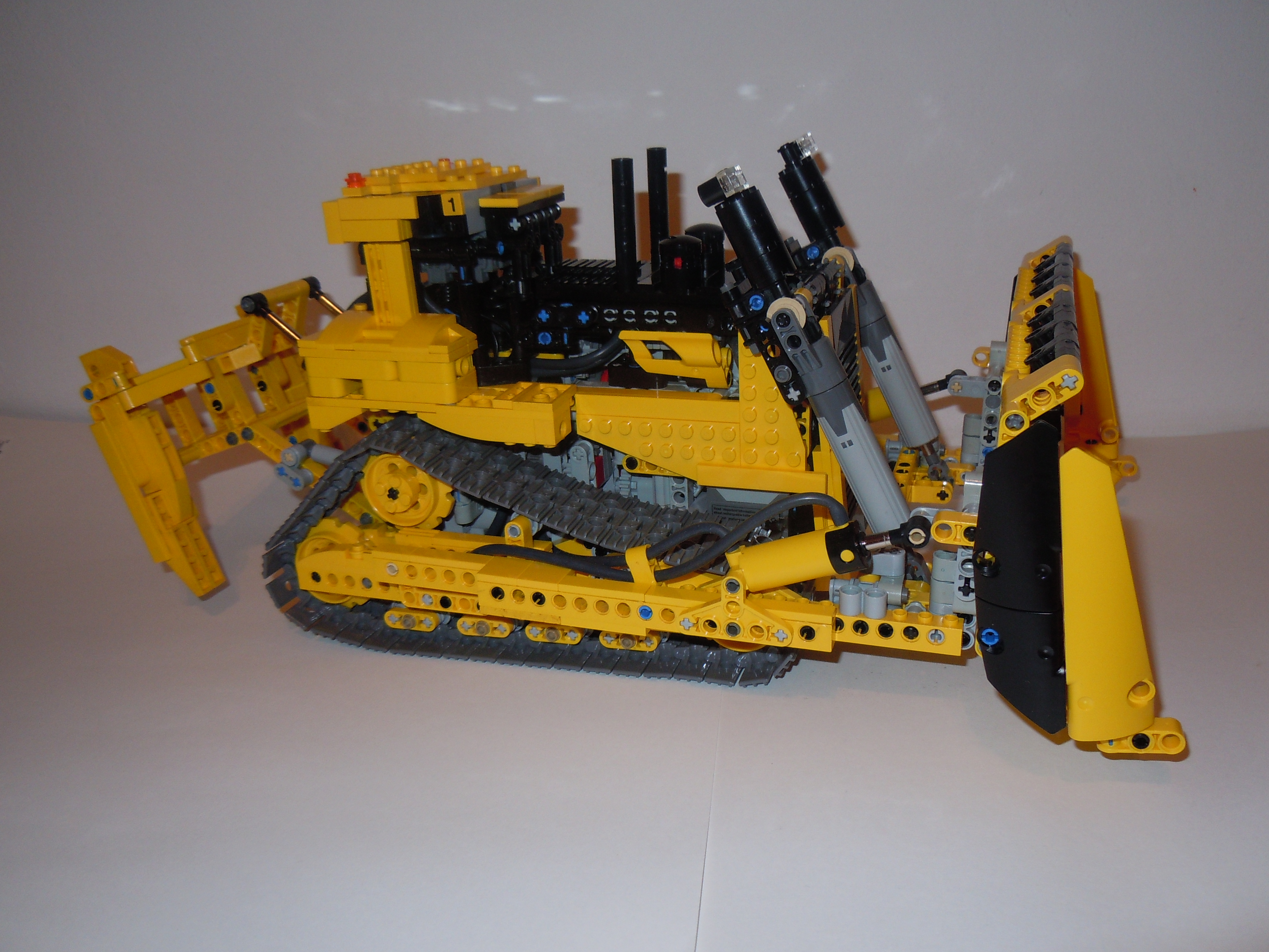 caterpillar_d11.jpg