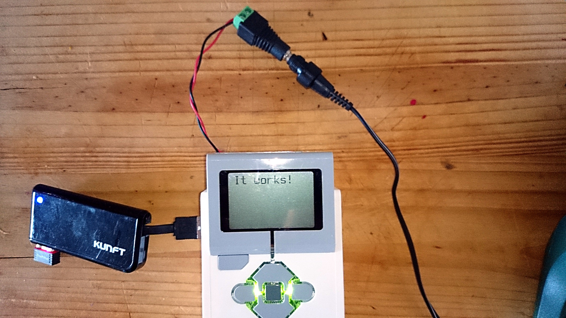 ev3-poweradapter-11.jpg
