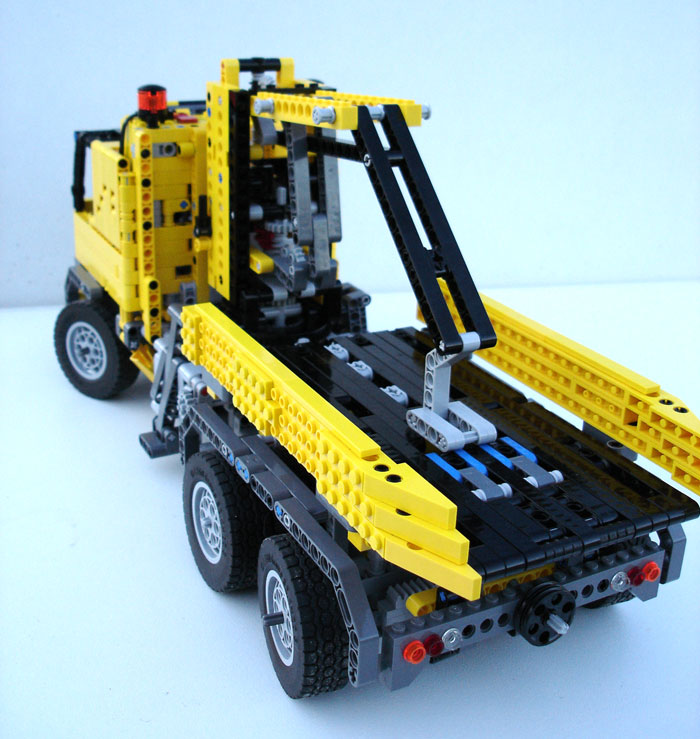 8421-moc-back1.jpg