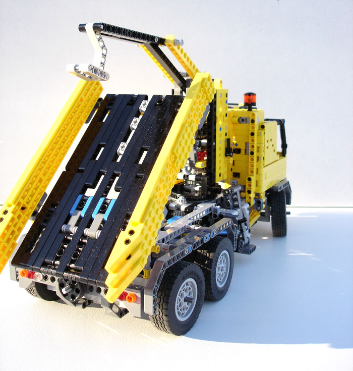 8421-moc-loadingplatform2.jpg