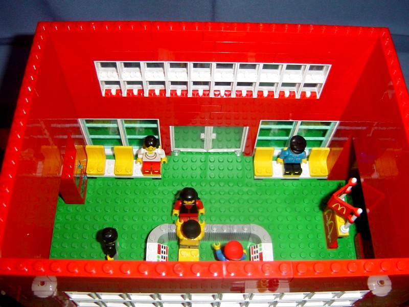 08lobby.jpg