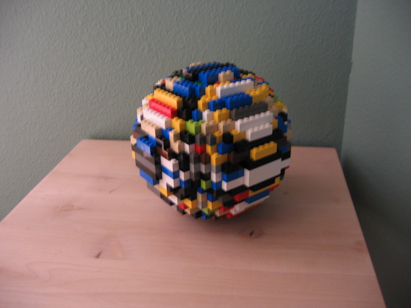 biglegoball2.jpg