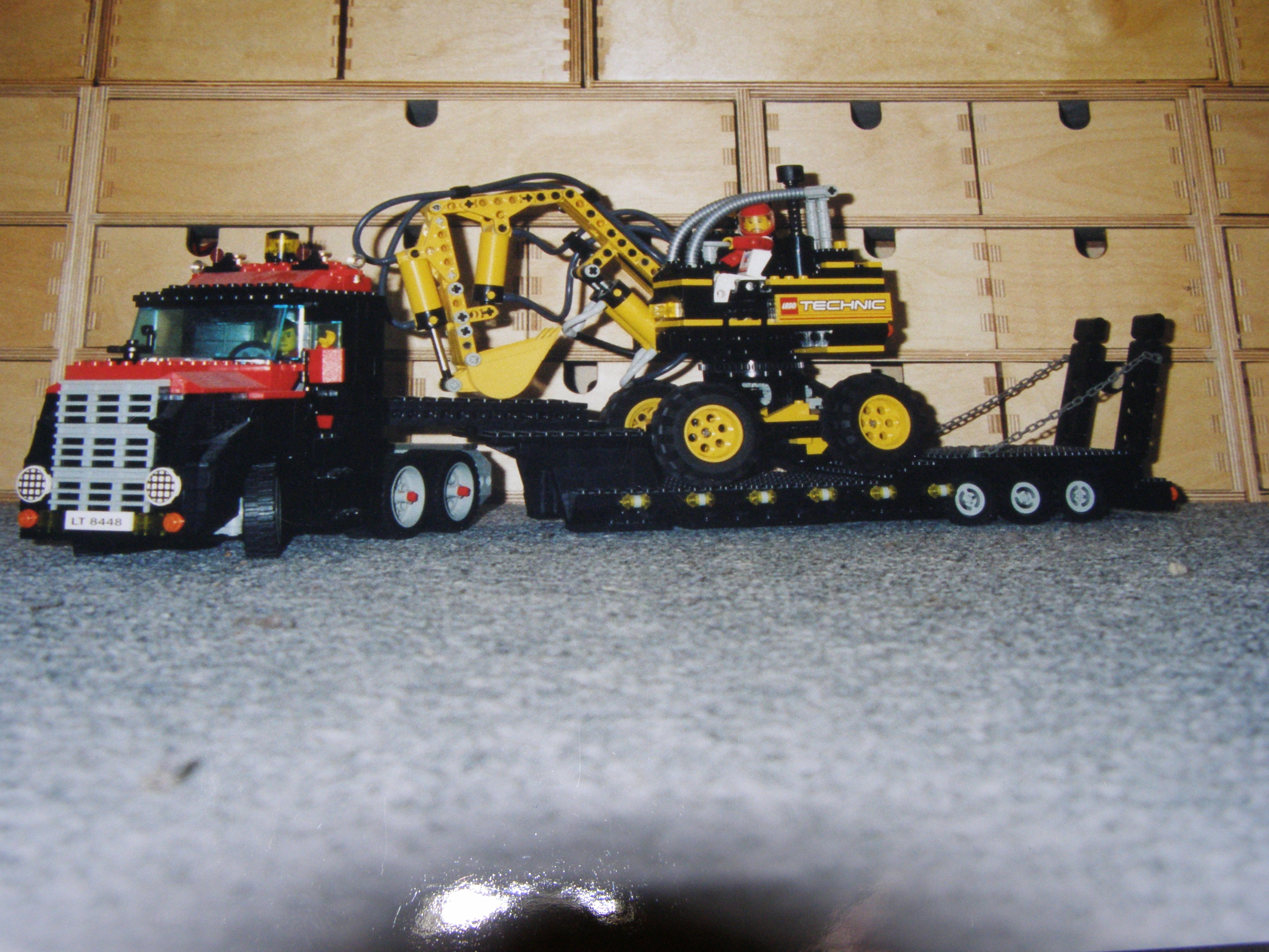 transport_on_deeploader.jpg