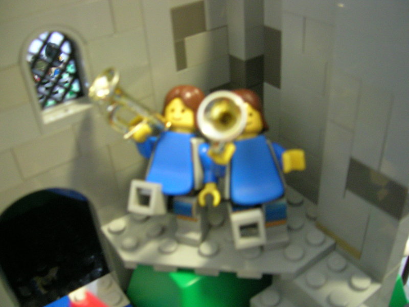 05_jesters_performing.jpg