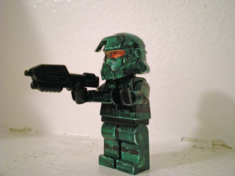 master_chief_with_assualt_rifle.jpg