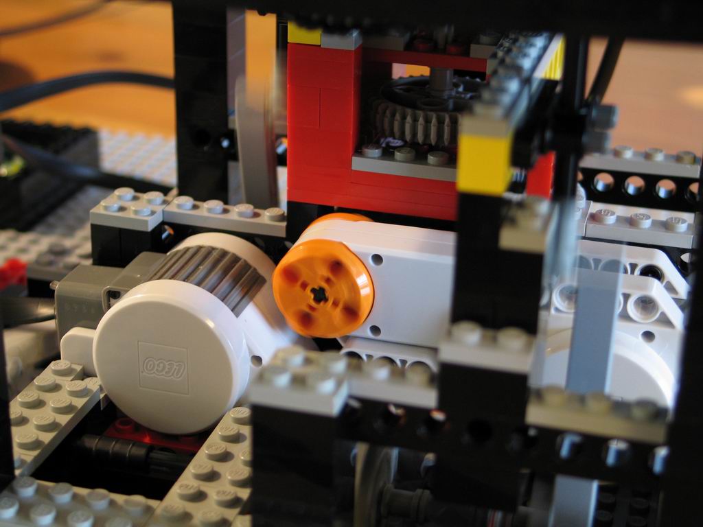 8468_lego_nxt_motors.jpg