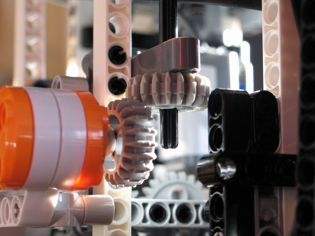 8933_motor_and_cogs.jpg